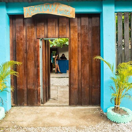 Argdivan Beach Hostel Sámara Екстериор снимка