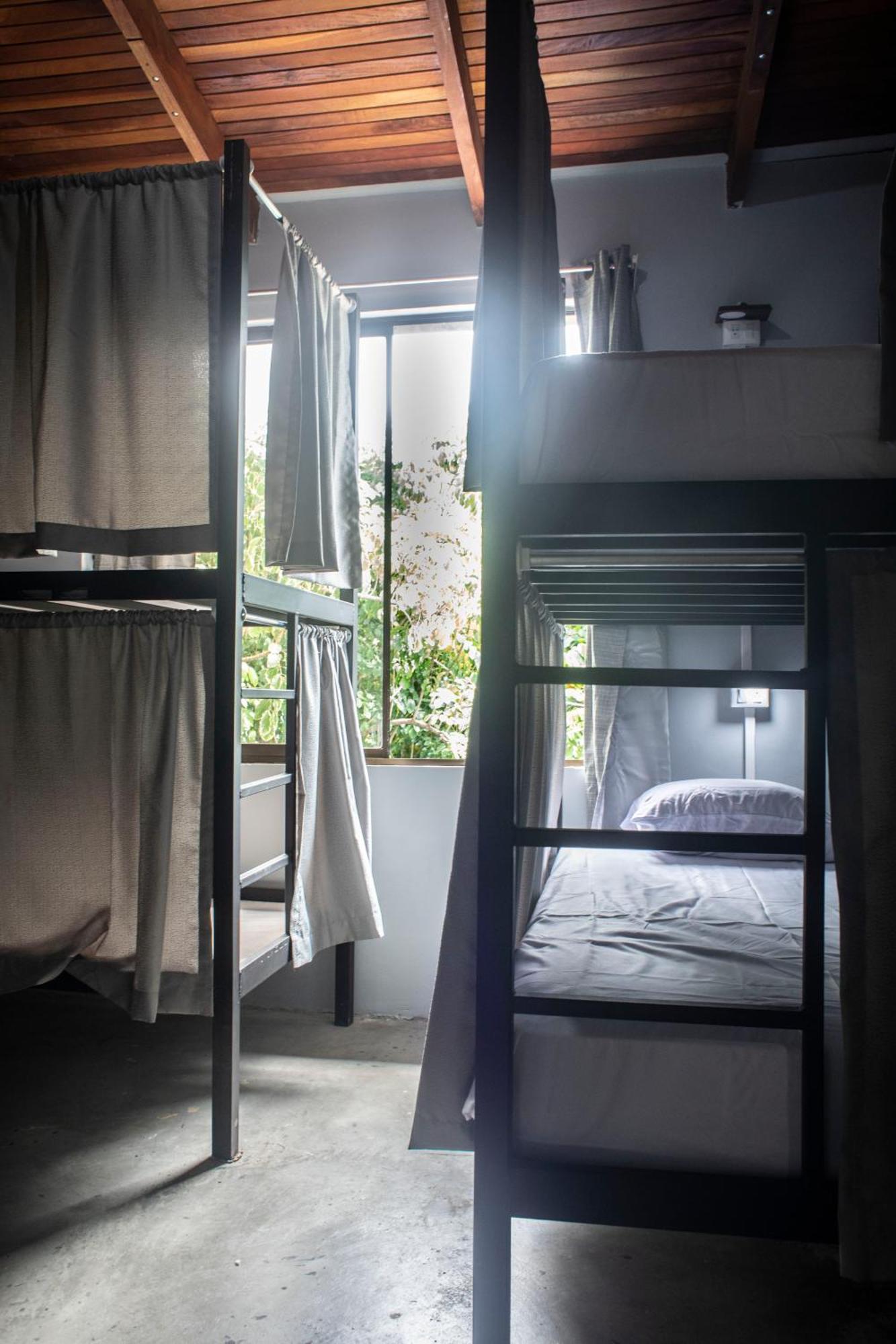 Argdivan Beach Hostel Sámara Екстериор снимка