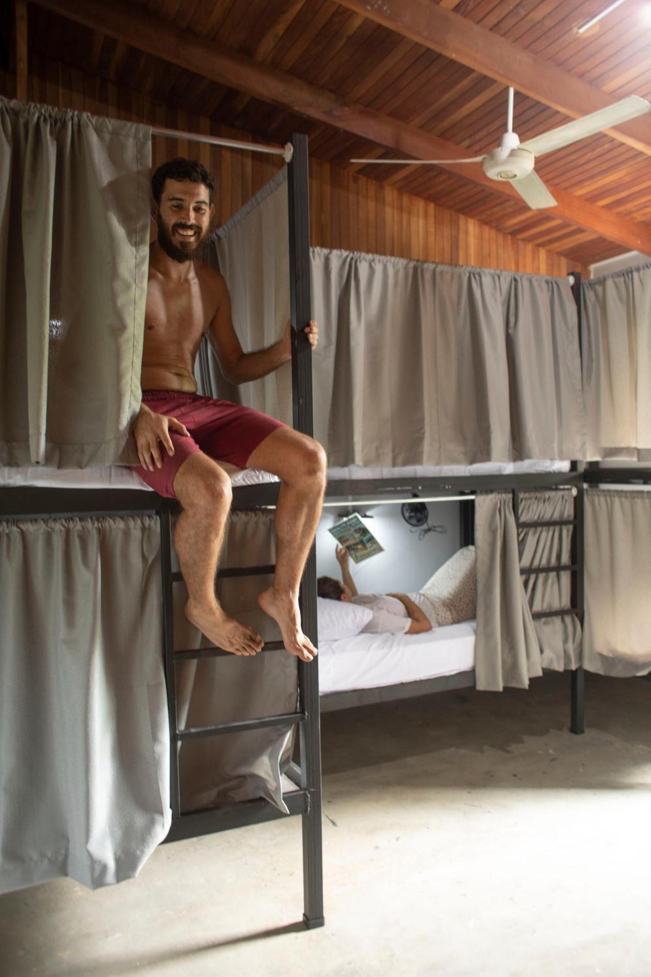 Argdivan Beach Hostel Sámara Екстериор снимка