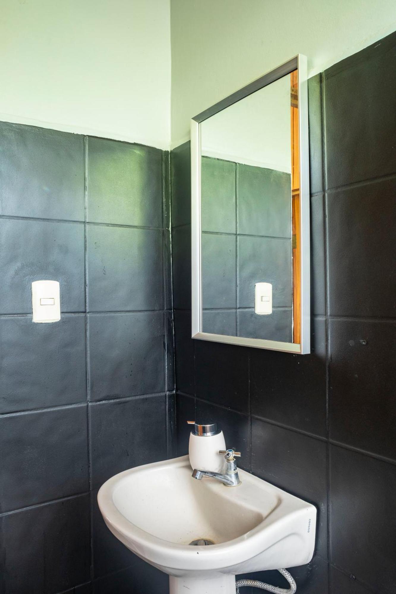 Argdivan Beach Hostel Sámara Екстериор снимка