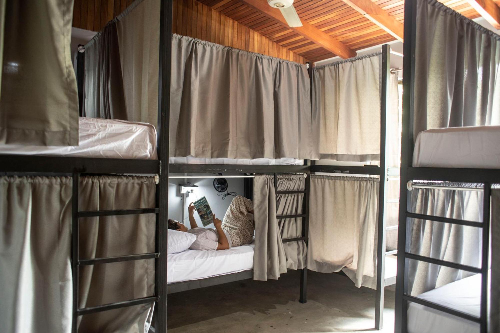 Argdivan Beach Hostel Sámara Екстериор снимка