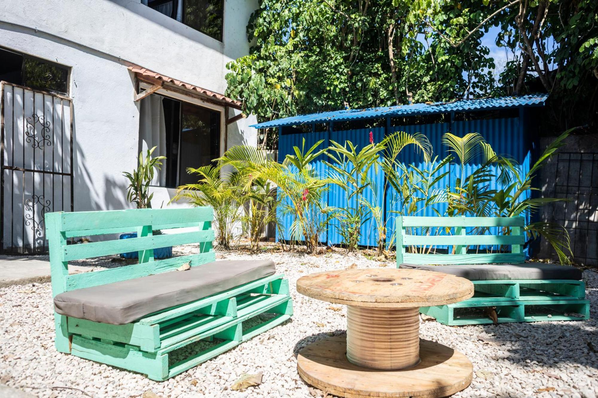Argdivan Beach Hostel Sámara Екстериор снимка