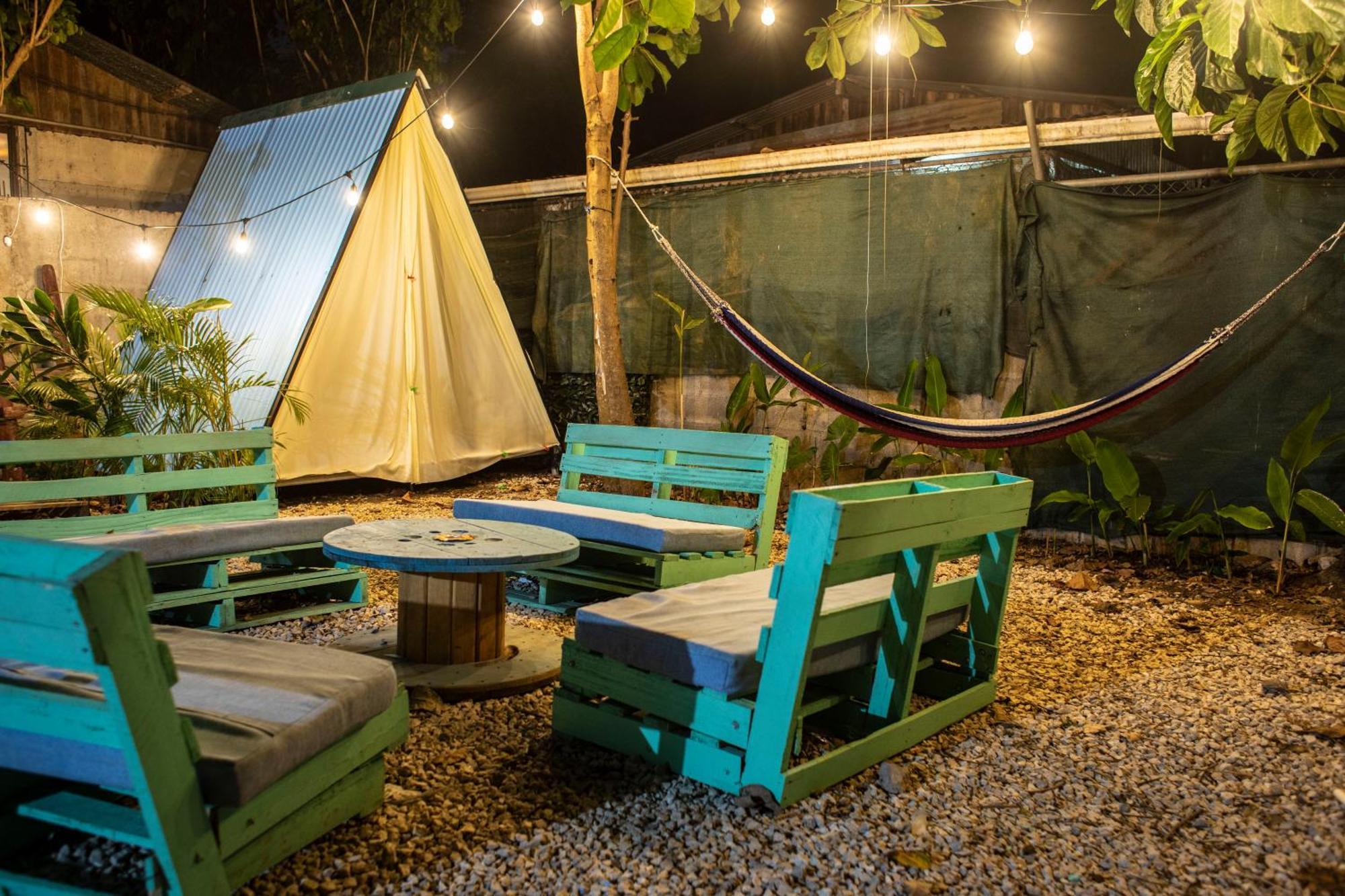 Argdivan Beach Hostel Sámara Екстериор снимка
